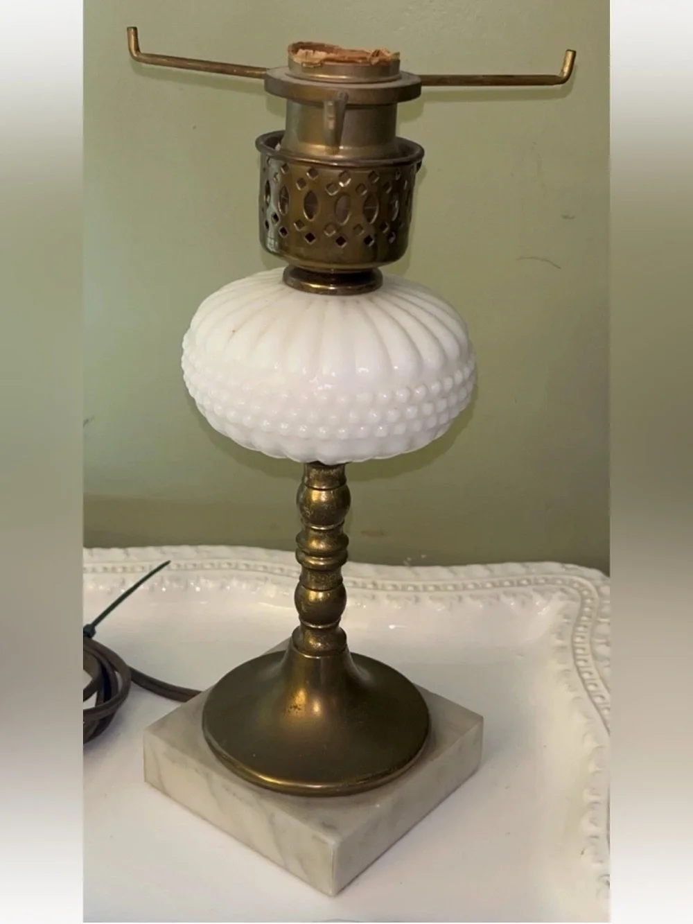 Vintage Hobnail Milk Glass Accent Lamp